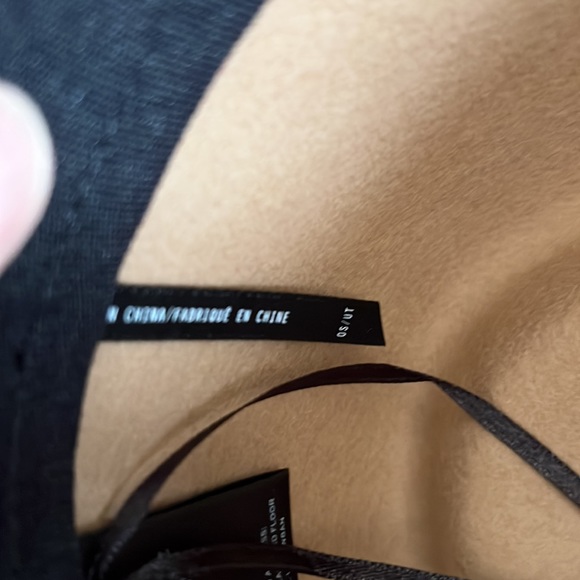 Anthropologie felted fedora. Camel color leather trim - Picture 8 of 9